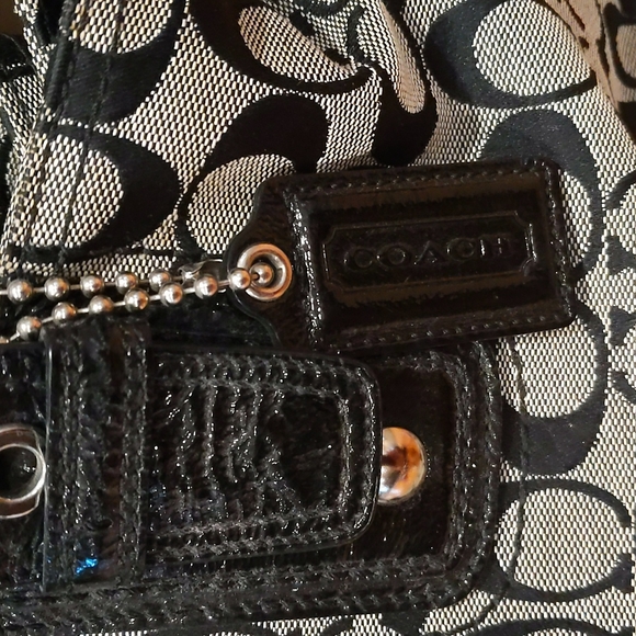 Coach Soho Pleated Tote Signature Shoulder Bag - Picture 2 of 7